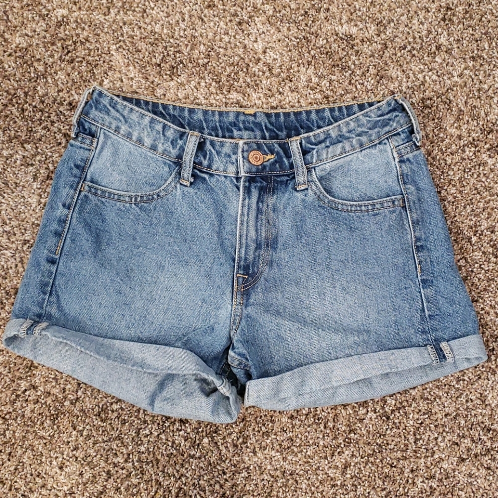 🦋 H&M shorts